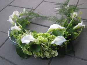 BL0 3 – Halve Krans 30 cm – € 58 - Rouwcenter Ivo Ceulemans